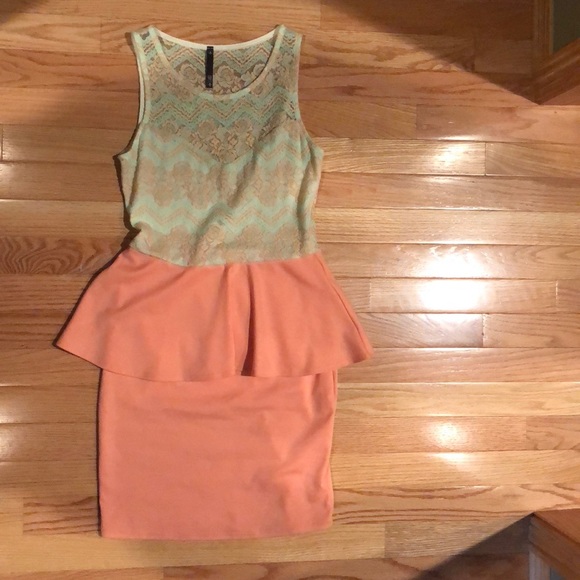 Size small Love Culture form fitting dress. - Picture 6 of 7